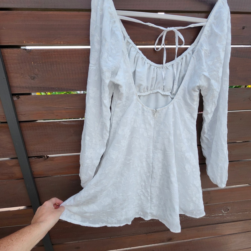 Wild Fable White Textured Mini Dress Open Back‎ Long Sleeve Size M - Picture 5 of 9